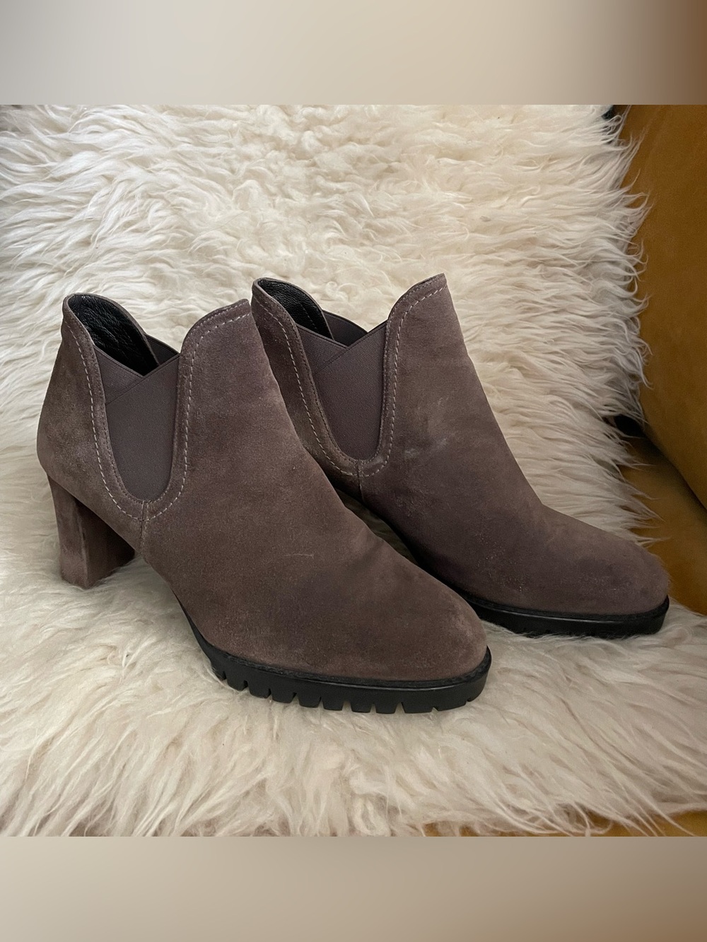 STUART WEITZMAN Jackson Suede Lug Sole Heeled Ankle Boots Taupe 7.5